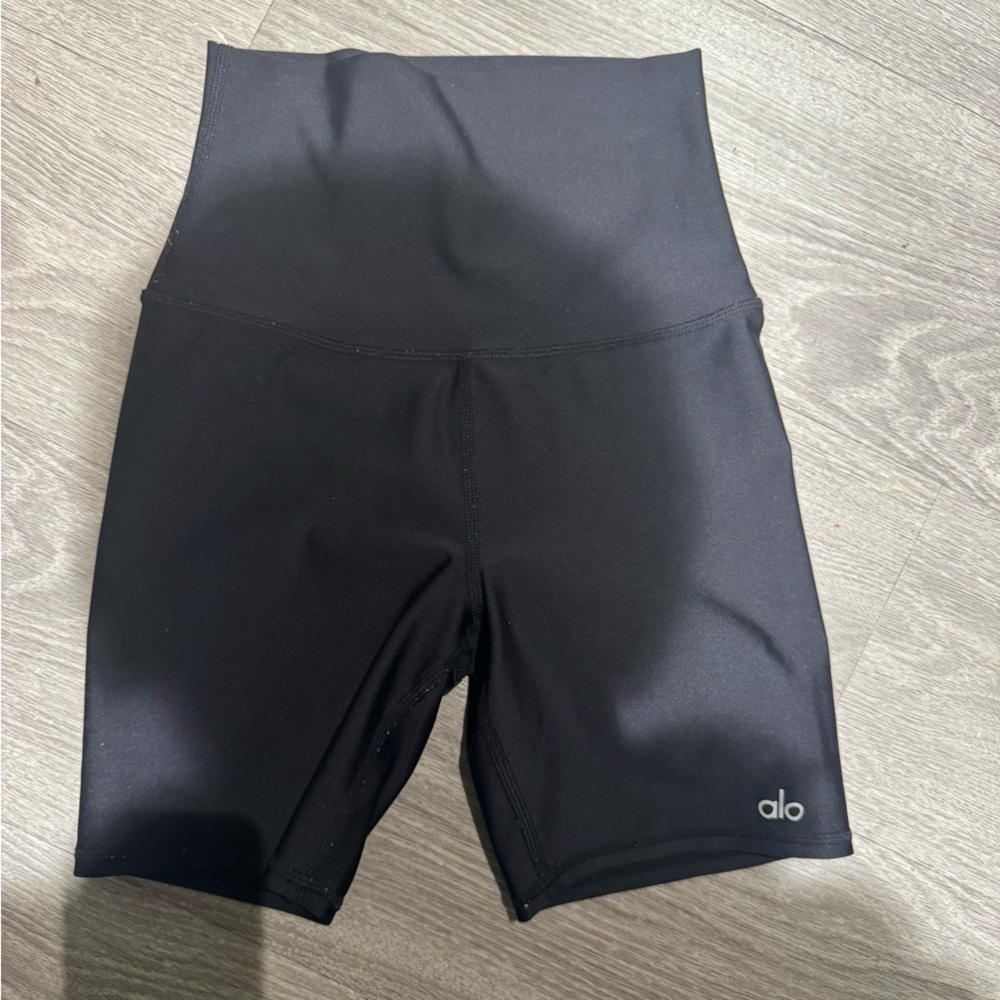 ALO Yoga Women's Black Athletic Shorts